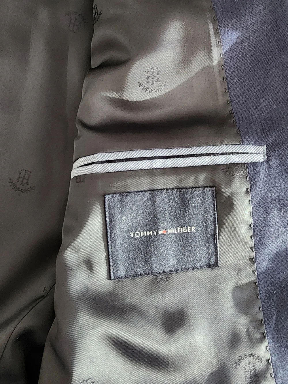 Tommy Hilfiger ​versatile lightweight